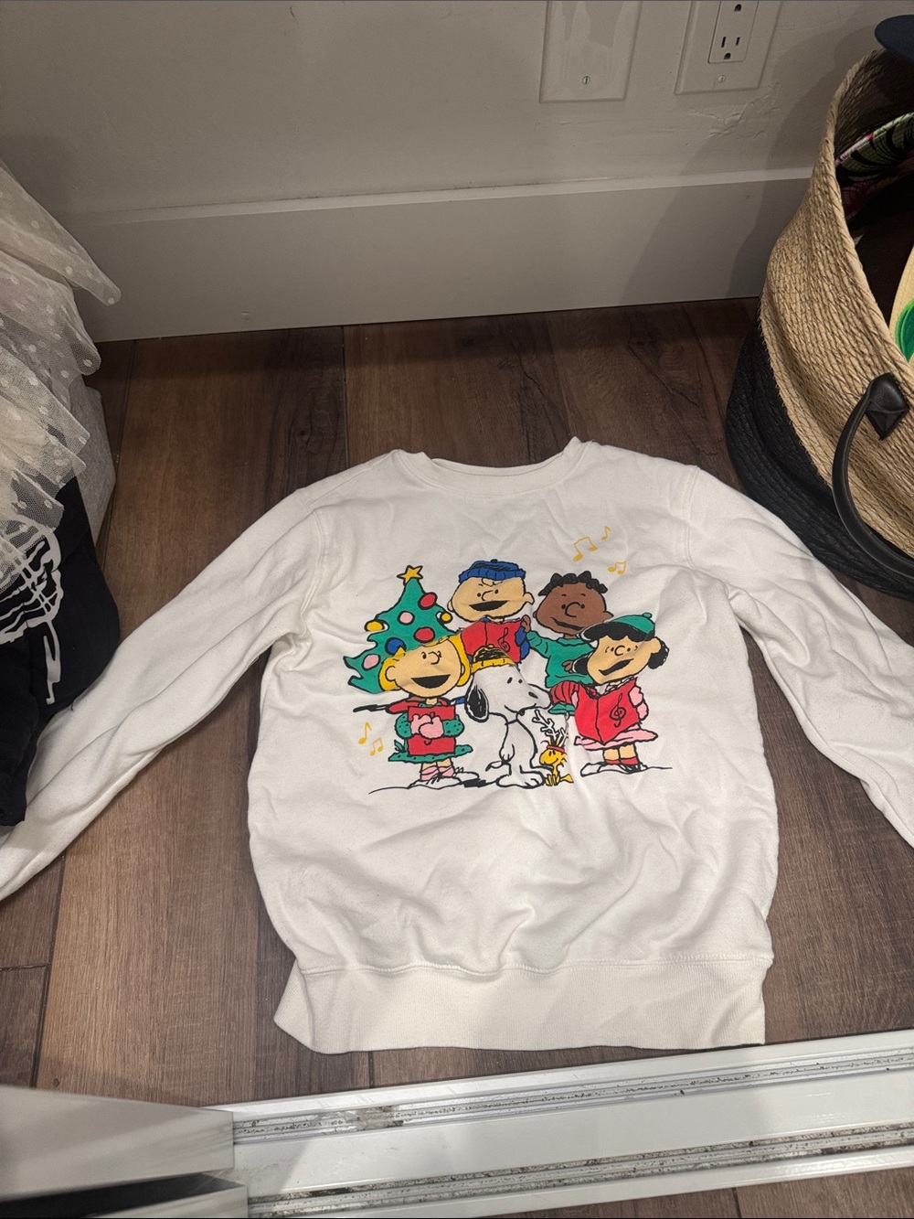 Love Tribe White Kids Peanuts Holiday Crewneck Sweatshirt